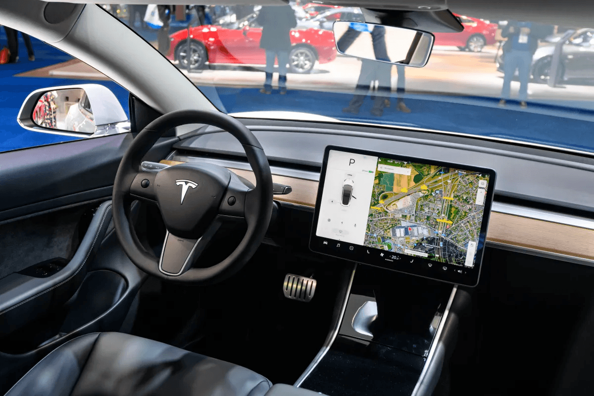 Kế hoạch của Tesla về 'FSD không giám sát' và xe taxi robot có thể gặp phải vấn đề thủ tục hành chính như thế nào